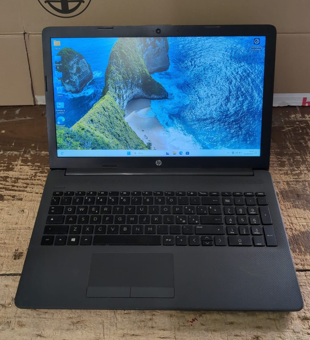 20250605115721_0.jpg HP NOTEBOOK 250 G7 I5 10°Gen i5-1035G1, 8GB, 240 SSD M.2, SCHERMO 15.6 - Win11 PRO Rif.801 - immagine 1