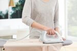 Braun IS3022WH CareStyle3, Ferro da stiro a caldaia con piastra Eloxal 3D BackGlide, colpo di vapore 330 gr/min, 2400 W, 2 Litri serbatoio removibile, Avvolgicavo, Bianco - immagine 6