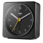 Braun Orologio Sveglia Analogico Classico Funzione Snooze e Luce, Movimento Continuo Silenzioso, Suono Sveglia Beep con crescendo, colore nero, modello BC03B. - immagine 3