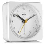 Braun Orologio Sveglia Analogico Classico Funzione Snooze e Luce, Movimento Continuo Silenzioso, Suono Sveglia Beep con crescendo, colore bianco, modello BC03W - immagine 4