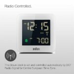 Braun Orologio Sveglia Digitale Radio controllato Fuso Orario Europa Centrale (DCF) con Funzione Snooze, Display LCD, Funzione Quick Set, Suono Sveglia Beep con crescendo, Bianco, BC09W-DCF. - immagine 6