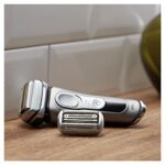 Braun Series 9, Rasoio Elettrico Uomo Testina di Ricambio, Compatibile con I Rasoi Series 9, Rasatura Ottima ed Efficiente, Lame Flessibili, Uso a Secco o Sotto Acqua, 92M Cromato - immagine 3