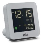 Braun Sveglia digitale radiocontrollata per fuso orario dell'Europa centrale (DCF) con snooze, display LCD, impostazione rapida, allarme acustico in crescendo, grigio, modello BC09G-DCF.