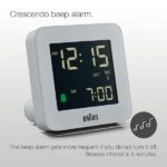Braun Sveglia digitale radiocontrollata per fuso orario dell'Europa centrale (DCF) con snooze, display LCD, impostazione rapida, allarme acustico in crescendo, grigio, modello BC09G-DCF. - immagine 4