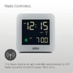 Braun Sveglia digitale radiocontrollata per fuso orario dell'Europa centrale (DCF) con snooze, display LCD, impostazione rapida, allarme acustico in crescendo, grigio, modello BC09G-DCF. - immagine 5