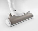 De'Longhi XL155.41 Scopa Elettrica senza Sacco, dotato di Spazzola Parquet, Regolazione elettronica della potenza, Filtro Hepa, Sistema EasyClean, Avvolgicavo, Impugnatura ergonomica, Bianco - immagine 3
