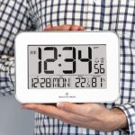 Marathon Orologio da parete Atomic di design | Orologio da parete digitale con temperatura interna, umidità e sveglia | 12/24 ore | Lunetta in acrilico lucido | Cornice di cristallo - immagine 5