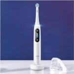 Oral-B iO 8 Go Electric Spazzolino Elettrico Puizia professionale Profonda,Intelligenza Artificiale,Micro-Vibrazioni, 1 Testina, Custodia Viaggio,Batteria Litio, Idea Regalo, Smart Modes, Bianco - immagine 3