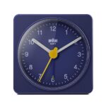 Orologio Sveglia Analogico Classico Braun da viaggio, dimensioni ridotte, Movimento al Quarzo silenzioso, Suono Sveglia Beep con crescendo, colore blu, modello BC02BL.