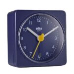 Orologio Sveglia Analogico Classico Braun da viaggio, dimensioni ridotte, Movimento al Quarzo silenzioso, Suono Sveglia Beep con crescendo, colore blu, modello BC02BL. - immagine 4