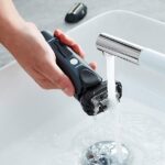 Panasonic ES-LT68-K803 - Rasoio elettrico da uomo, con testina a 3 vie con motore lineare, lama lunga inclusa, colore: Nero - immagine 9