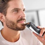 Philips Regolabarba Uomo BT7520/15 S7000 Sistema Aspirante, Con e Senza Filo, Autonomia Fino a 100 Min, 20 Lunghezze, 2 Pettini di Precisione, Rifinitore di Precisione, Base di Ricarica e Custodia - immagine 4