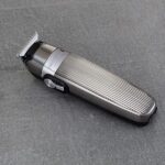 Remington Regolabarba, Rasoio Corpo, Ricaricabile, Lame a T per taglio preciso, Accessori: 8 pettini fissi, Testina lama Larga, Rifinitore, Pettini Regolabili 1-5 mm, Heritage, PG9100 - immagine 6