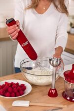 Russell Hobbs Frullatore a Immersione,3 in 1: Frullatore (bicchiere 700 ml), Tritatutto (500 ml), Frusta per montare, 2 velocità, zuppe, yogurt, salse, Frusta, Lavastoviglie ok, Rosso, 24700-56 - immagine 5