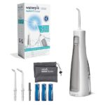 Waterpik Idropulsore Portatile Freedom, Strumento di Rimozione della Placca Dentale e Batteri, Senza Fili e Waterproof, Ideale per Viaggi, Piccoli Bagni o Uso in Doccia, Nero (WF-03UK010)