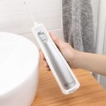 Waterpik Idropulsore Portatile Freedom, Strumento di Rimozione della Placca Dentale e Batteri, Senza Fili e Waterproof, Ideale per Viaggi, Piccoli Bagni o Uso in Doccia, Nero (WF-03UK010) - immagine 9